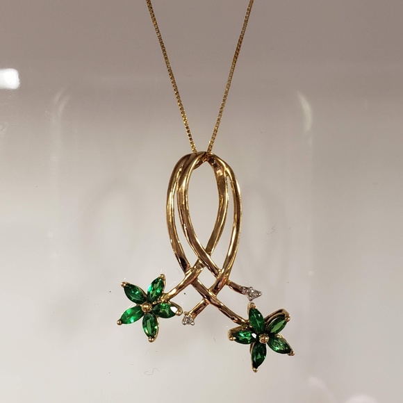 14K Yellow Gold Tsavorite Green Garnet Necklace